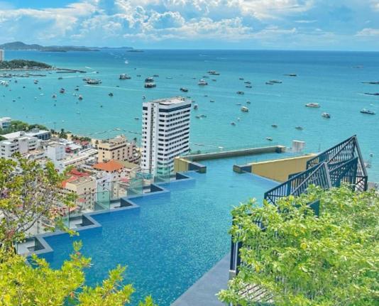 Edge Central Pattaya Seaview Residence Bagian luar foto